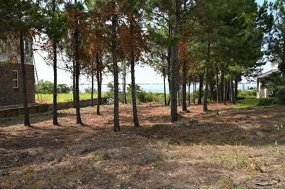 1726 Villa Vizcaya Drive, Navarre, FL 32566 - Photo 4