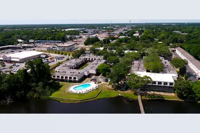 210 Pelham Road #UNIT 205B, Fort Walton Beach, FL 32547 - Photo 16