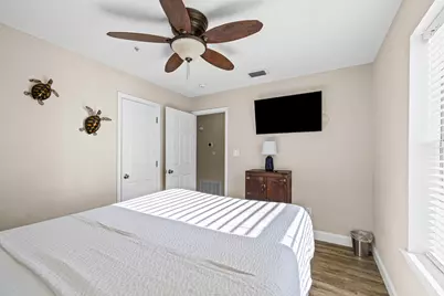 7476 Sunset Harbor Drive #APT 423, Navarre, FL 32566 - Photo 16