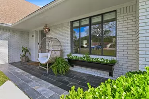 89 W Country Club Dr, Destin, FL 32541 - Photo 2