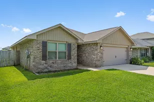 117 Ridgeway Cir, Crestview, FL 32536 - Photo 4