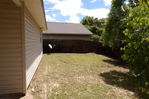 2421 Duncan Ridge Dr, Navarre, FL 32566 - Photo 6