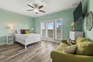 8162 Gulf Blvd, Navarre, FL 32566 - Photo 18