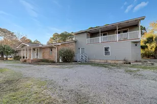 300 Wildwood St, Mary Esther, FL 32569 - Photo 2