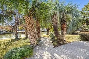 3367 Circle Dr, Gulf Breeze, FL 32563 - Photo 42