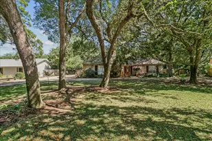 2437 W Bayshore Rd, Gulf Breeze, FL 32563 - Photo 56
