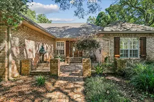 2437 W Bayshore Rd, Gulf Breeze, FL 32563 - Photo 60
