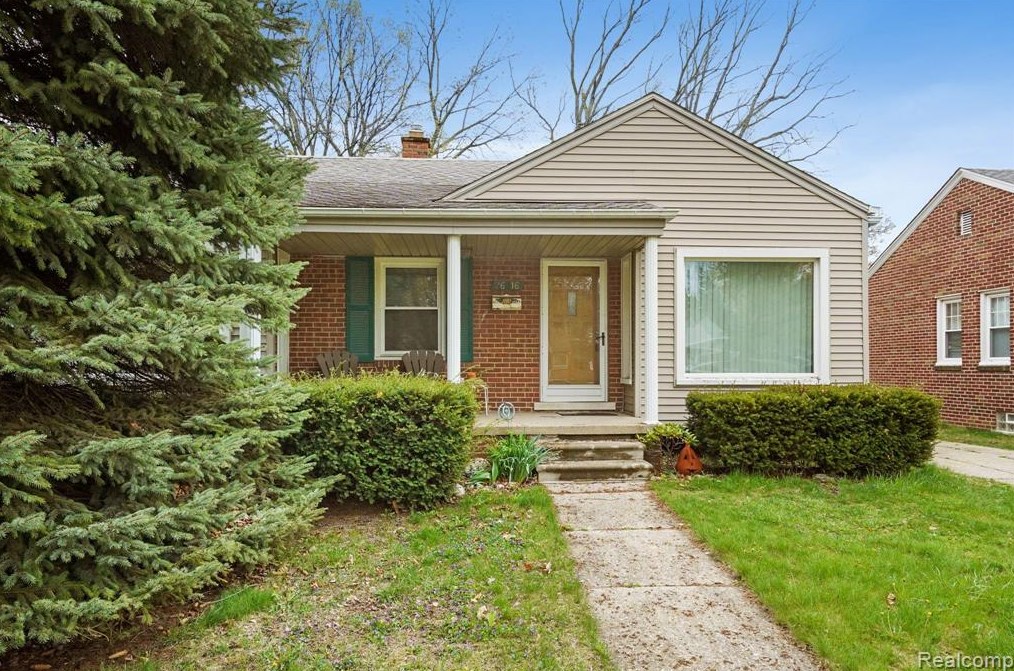 26016 Fordson St, Detroit, MI 48239-1316
