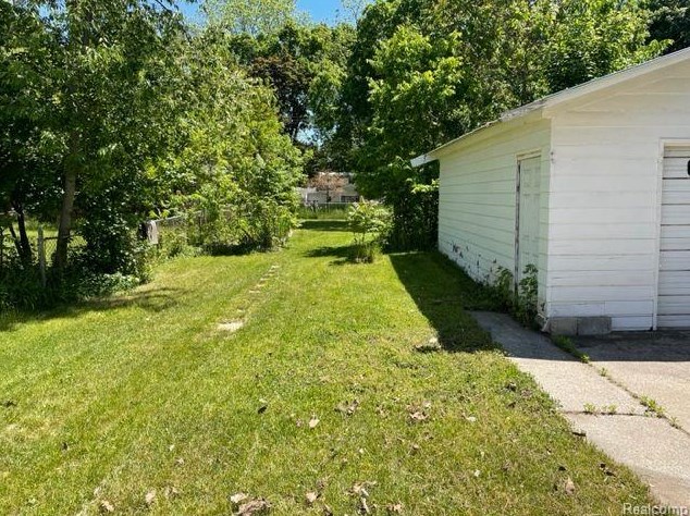 1627 Alpha St, Lansing MI  48910-1801 exterior