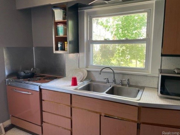 1627 Alpha St, Lansing MI  48910-1801 exterior