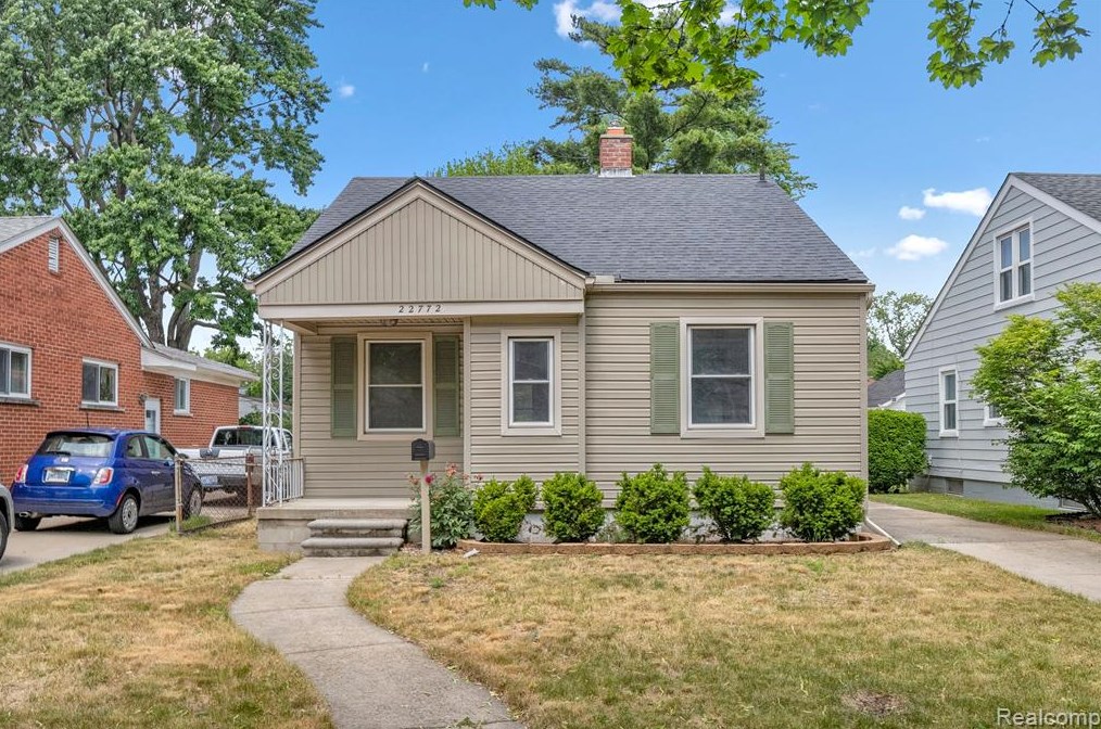 22772 Nowlin St, Dearborn, MI 48124