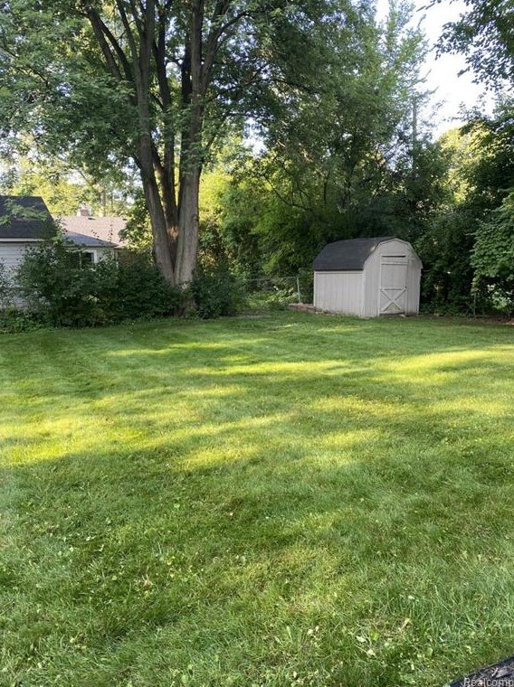4421 Samoset Rd, Royal Oak, MI 48073