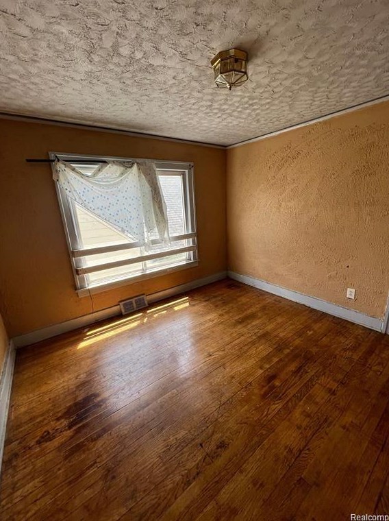 9539 Pinehurst St, Detroit, MI 48204-2543