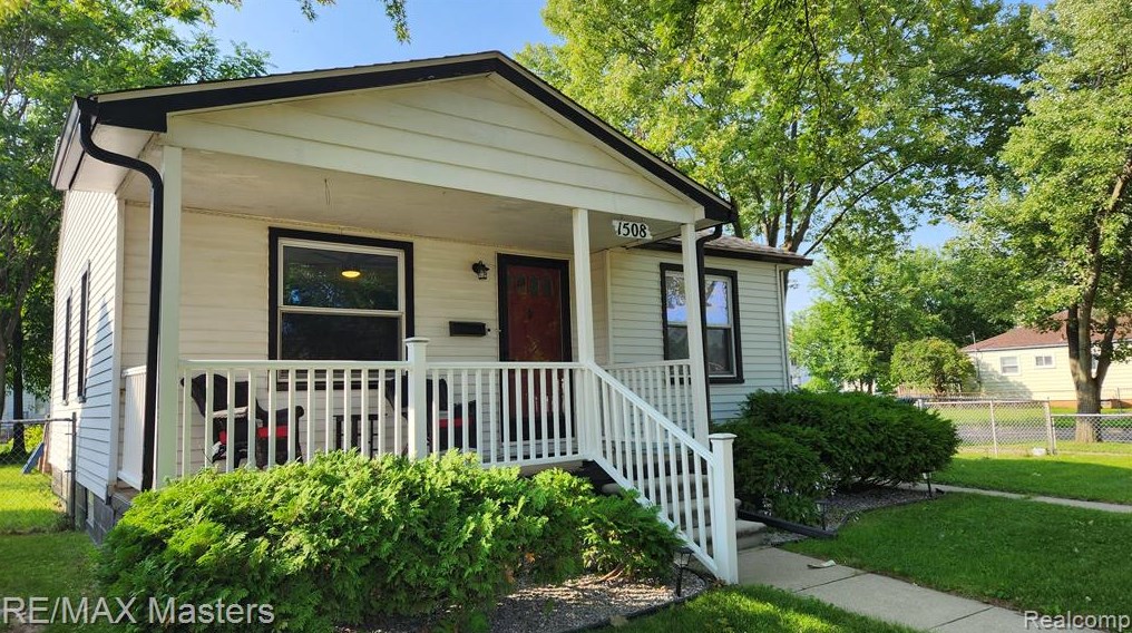 1508 Applewood Ave, Lincoln Park, MI 48146-2129