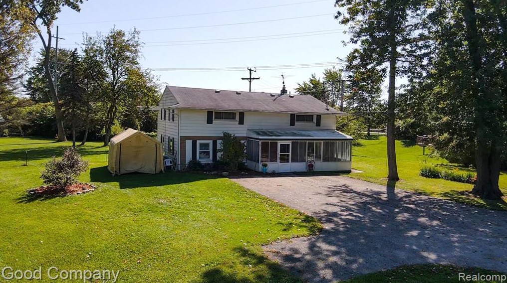 30825 Fort Rd, Brownstown Township, MI 48173