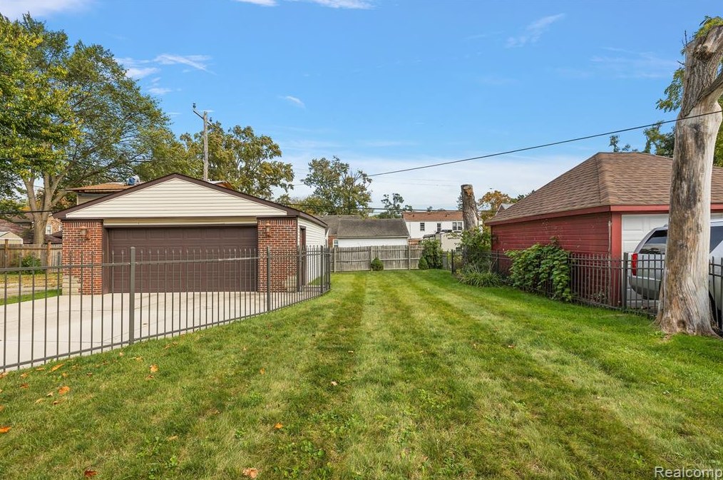 13984 Abington Ave, Detroit MI  48227-1302 exterior