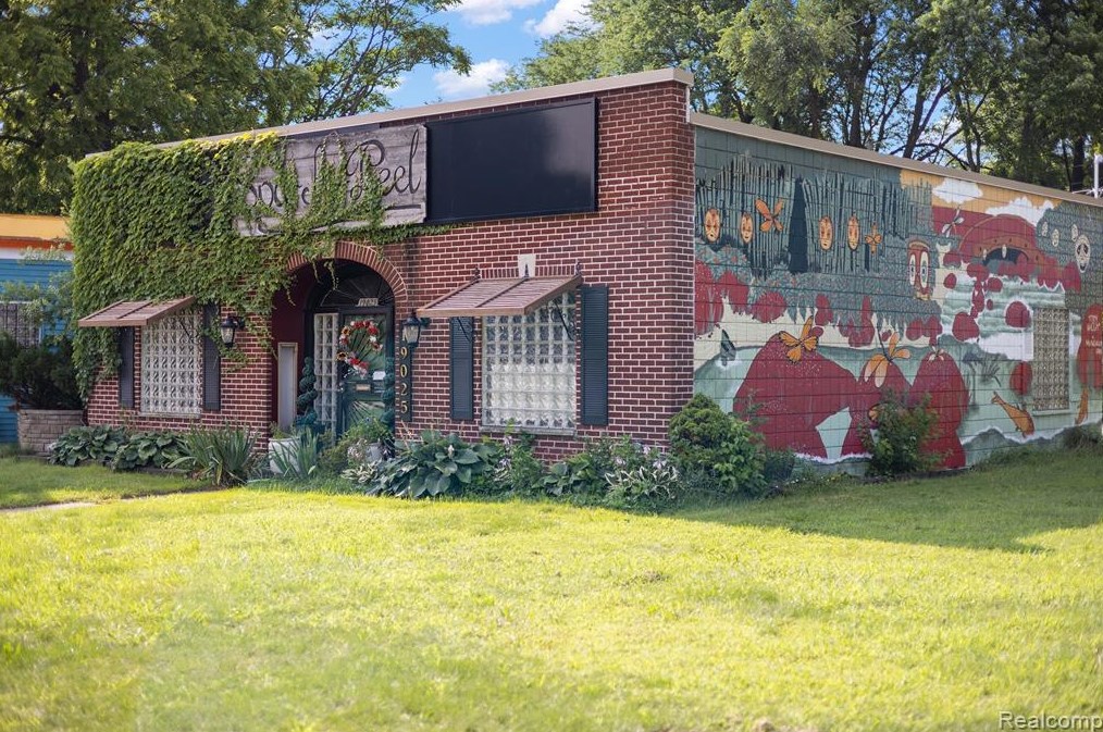 13984 Abington Ave, Detroit MI  48227-1302 exterior