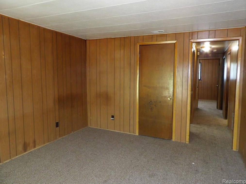 12930 Canfield St, Detroit, MI 48215-3303