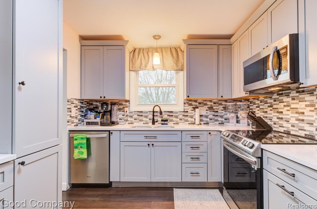 23581 Nilan Dr, Novi MI  48375-3632 exterior