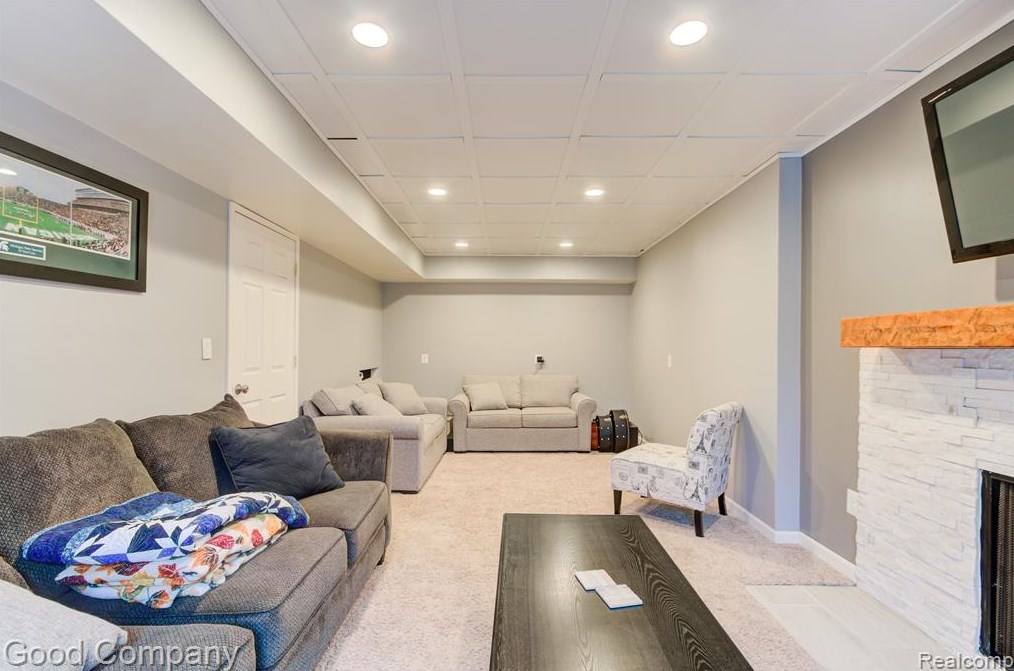 23581 Nilan Dr, Novi MI  48375-3632 exterior