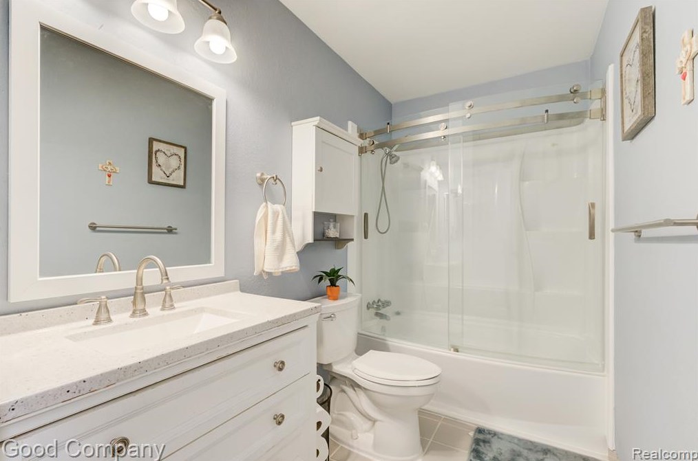 23581 Nilan Dr, Novi MI  48375-3632 exterior