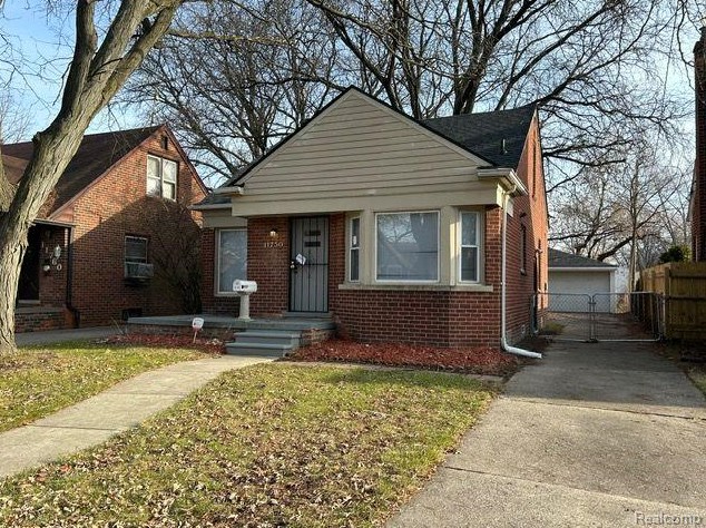 11750 Hazelton, Detroit, MI 48239-1471