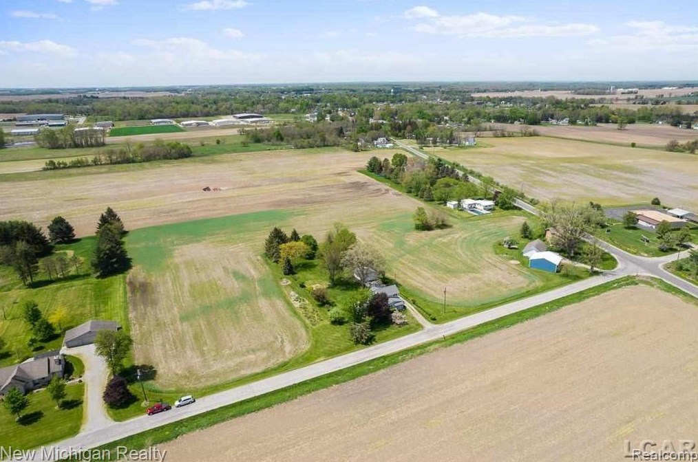 13792 Rice, Seneca, MI 49256