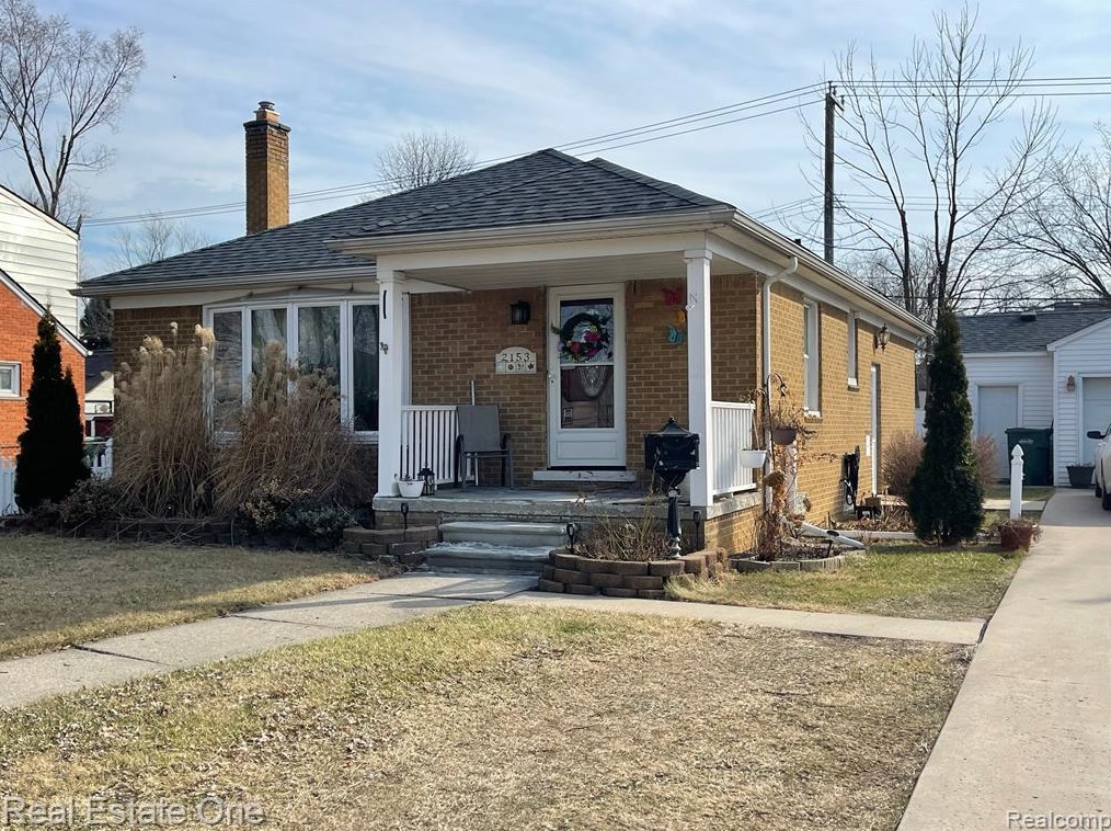 2153 Moran Ave, Lincoln Park, MI 48146-3735
