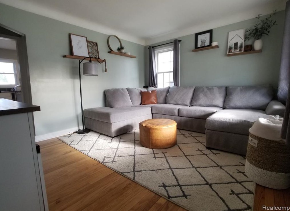 209 Edgeworth Ave, Royal Oak, MI 48067-3969
