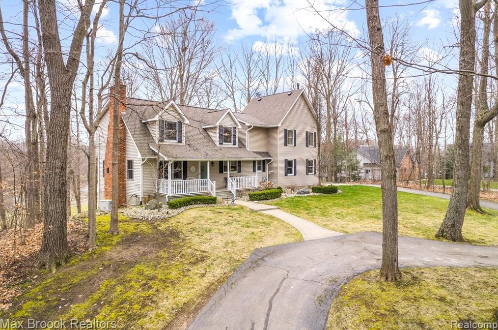 4100 Waterland Dr, Metamora, MI 48455-9100