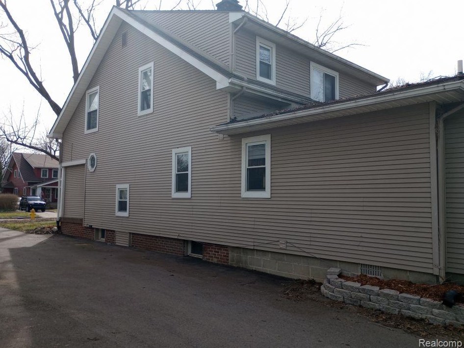 916 Pearl St, Ypsilanti, MI 48197-2704