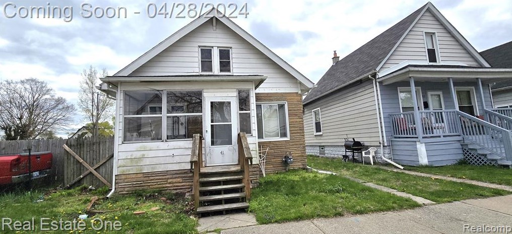 41 Elizabeth St, Detroit, MI 48201-3457