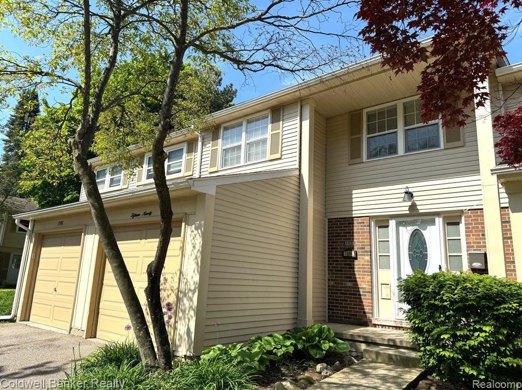 1590 Brentwood Dr #175, Troy, MI 48098