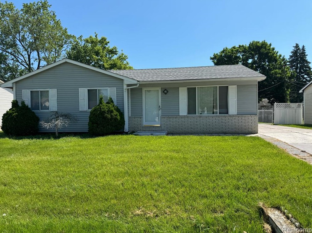 3286 Frankton Dr, Troy, MI 48083