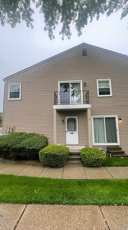 23743 Stonehenge Blvd, Novi, MI 48375
