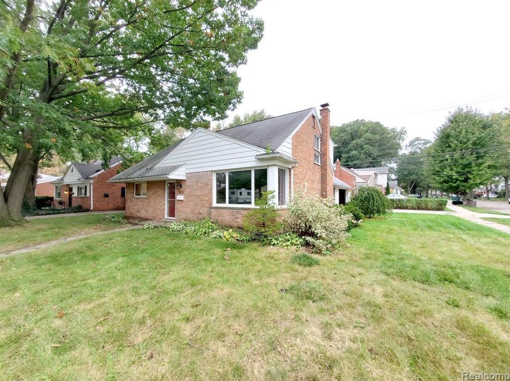 747 Jamaica Dr, Troy, MI 48083