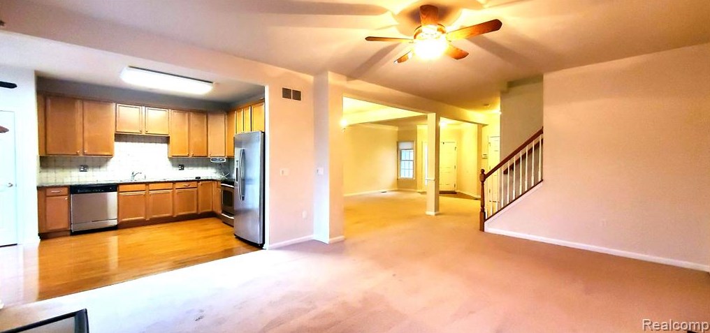 26247 Fieldstone Dr, Novi, MI 48374