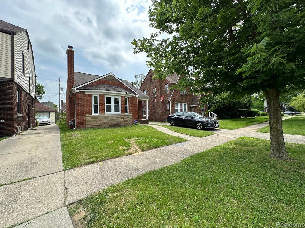 18652 Santa Rosa Dr, Detroit, MI 48221-2247