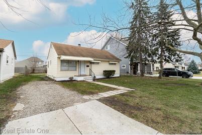 3170 Greenfield Road - Photo 1