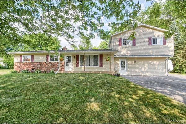 11344 Berkshire Dr, Thetford Twp, MI 48420 - MLS 2200050570 - Coldwell ...