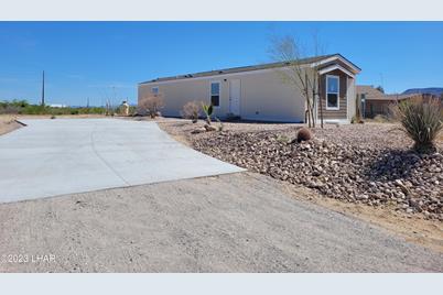 10706 S Black Mesa Dr, Yucca, AZ 86438 - Photo 1