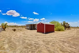 6705 E Red Barrel Rd, Yucca, AZ 86438 - Photo 30