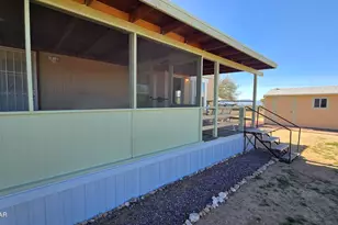 6705 E Red Barrel Rd, Yucca, AZ 86438 - Photo 22