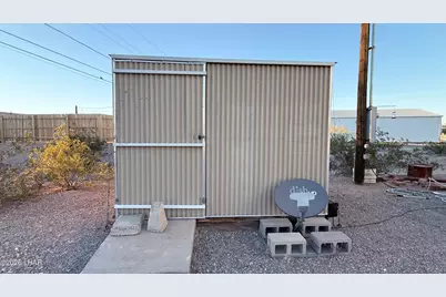 70 N Emelia Ave, Quartzsite, AZ 85346 - Photo 20