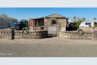 200 N Moon Mountain Ave #18, Quartzsite, AZ 85346 - Photo 1