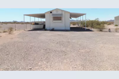 43714 E Hannah Ln, Bouse, AZ 85325 - Photo 2