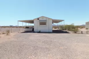 43714 E Hannah Ln, Bouse, AZ 85325 - Photo 2