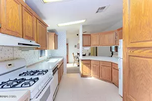 3338 W Malibu Rd, Golden Valley, AZ 86413 - Photo 6