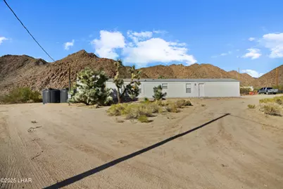 11989 Howard Rd, Yucca, AZ 86438 - Photo 16