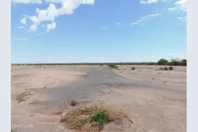 49167 Tail Ln, Bouse, AZ 85325 - Photo 2